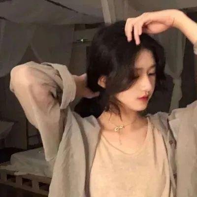 红楼梦第二部:黛玉葬花